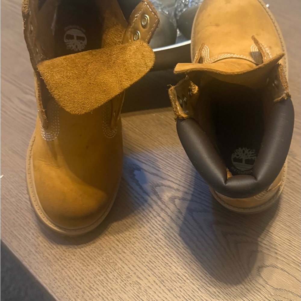 Timberland Tan Leather Boots - Picture 2 of 3